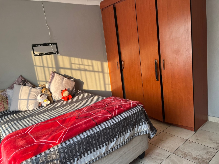 To Let 3 Bedroom Property for Rent in Waterval East North West